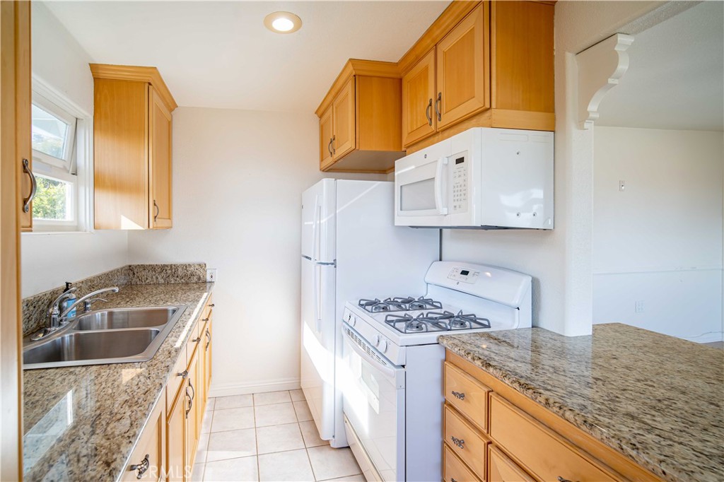 238 Cajon, Laguna Beach CA 92651 - photo 21