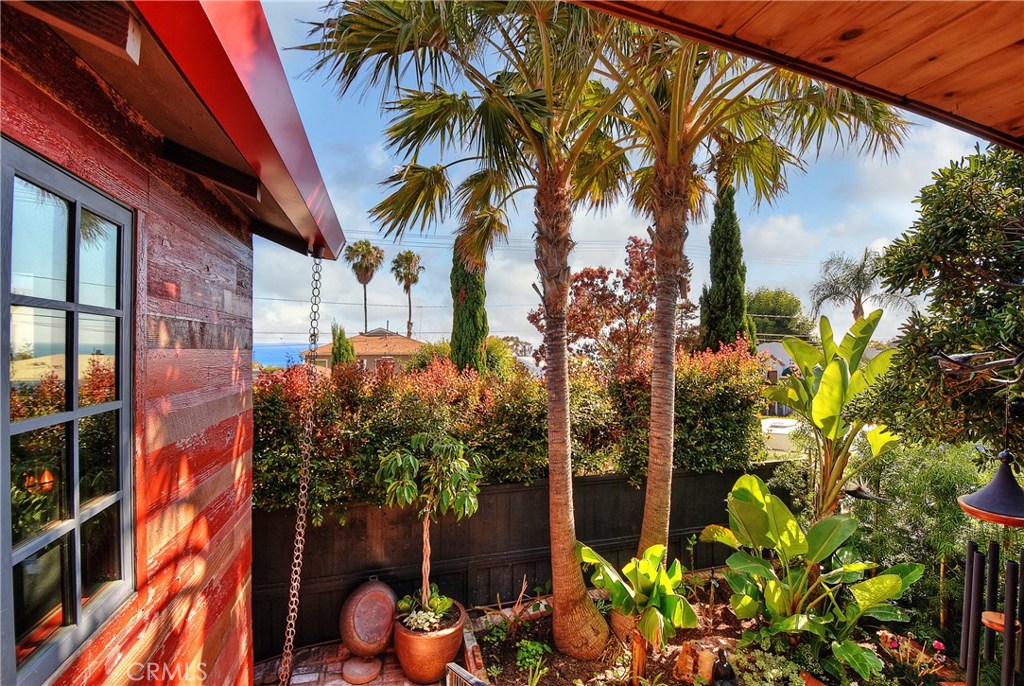 239 Chiquita Street, Laguna Beach CA 92651 - photo 1