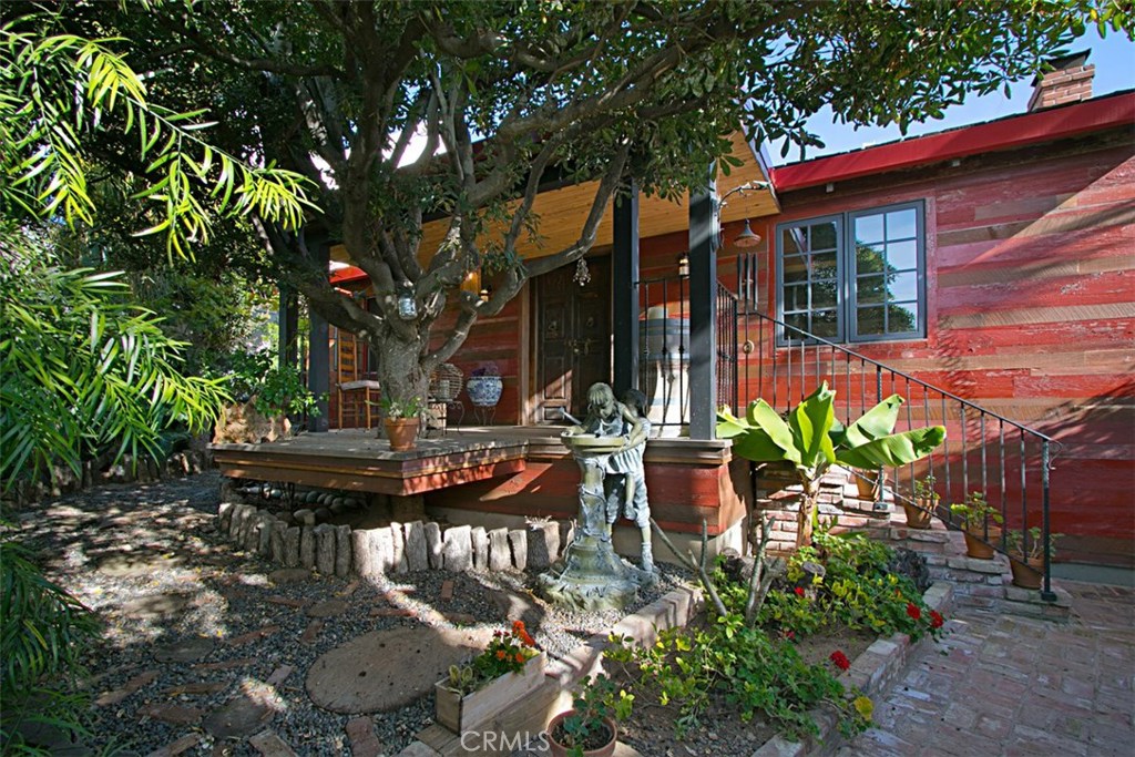 239 Chiquita Street, Laguna Beach CA 92651 - photo 1