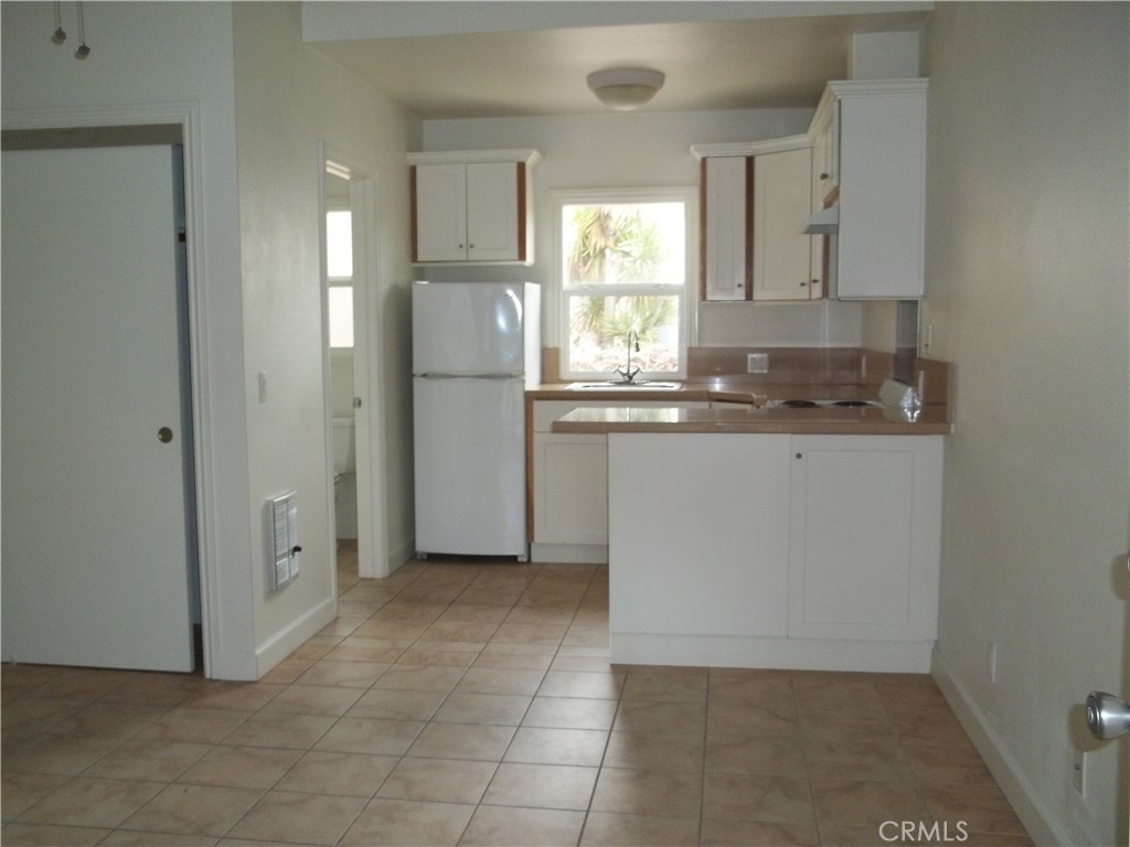 239 L OWER CLIFF Drive 5, Laguna Beach CA 92651 - photo 1