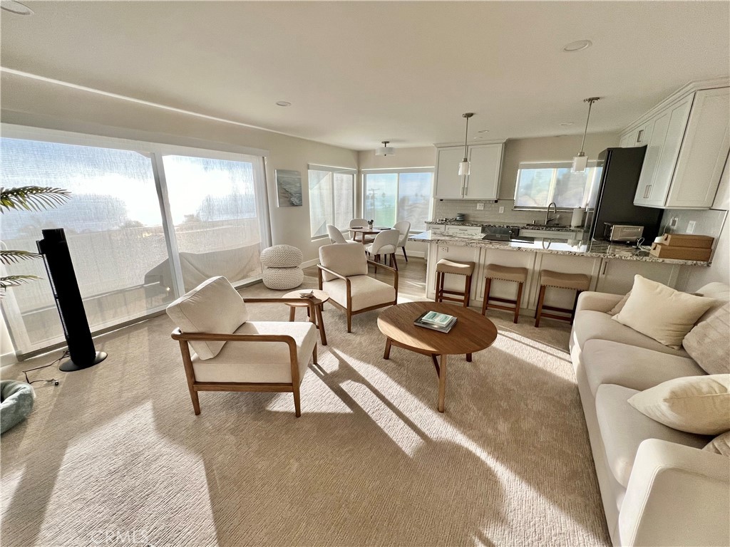 240 Moss 15, Laguna Beach CA 92651 - photo 2