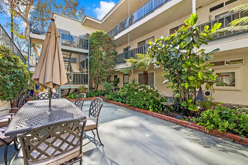 Beautiful common area courtyard - 240 Moss 2, Laguna Beach CA 92651 - photo 18