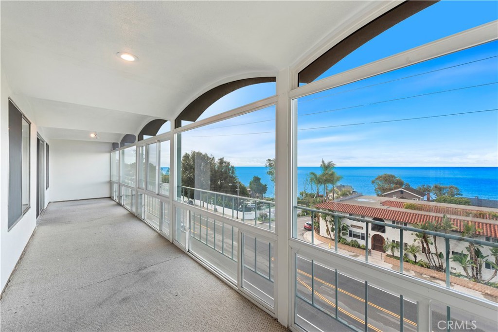 240 Moss Street 8, Laguna Beach CA 92651 - photo 1