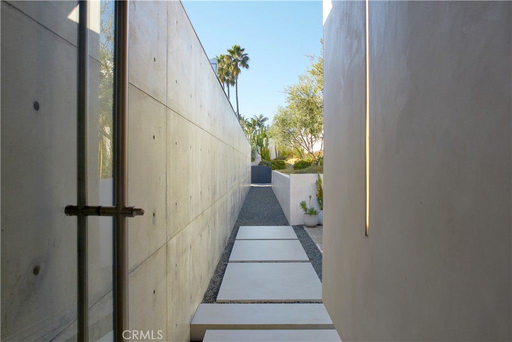 2460 Monaco Drive, Laguna Beach CA 92651 - photo 42