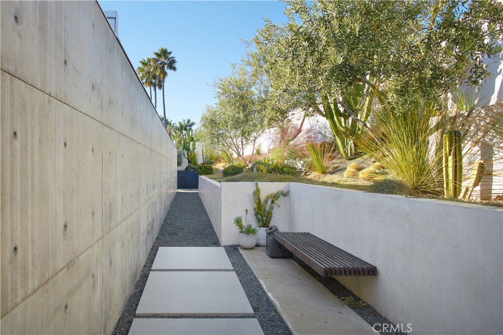2460 Monaco Drive, Laguna Beach CA 92651 - photo 44