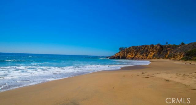 ENJOY THIS PRIVATE, WORLD RENOWNED BEACH IN THE ULTRA-EXCLUSIVE IRVINE COVE. - 2460 Monaco Drive, Laguna Beach CA 92651 - photo 1