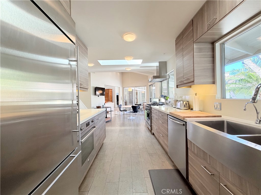 2490 Monaco Drive, Laguna Beach CA 92651 - photo 6