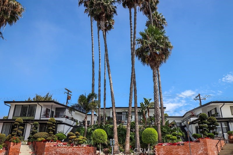 250 Cliff Drive 14, Laguna Beach CA 92651 - photo 1