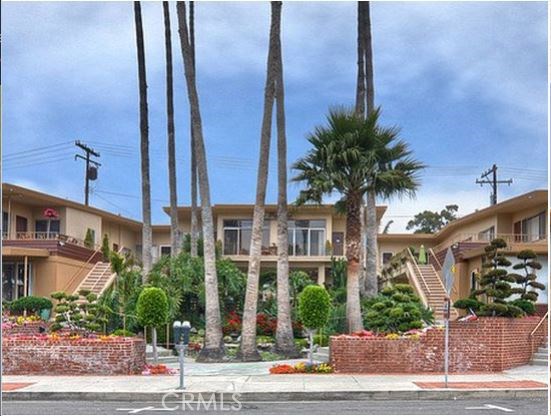 250 Cliff Drive 17, Laguna Beach CA 92651 - photo 1