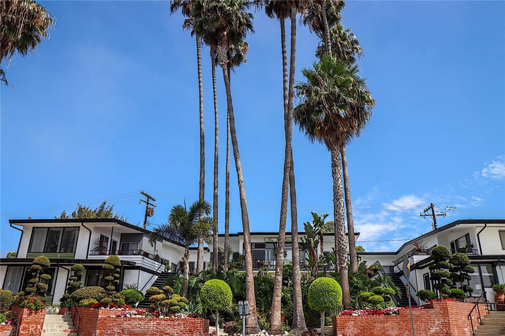 250 Cliff Drive 6, Laguna Beach CA 92651 - photo 1