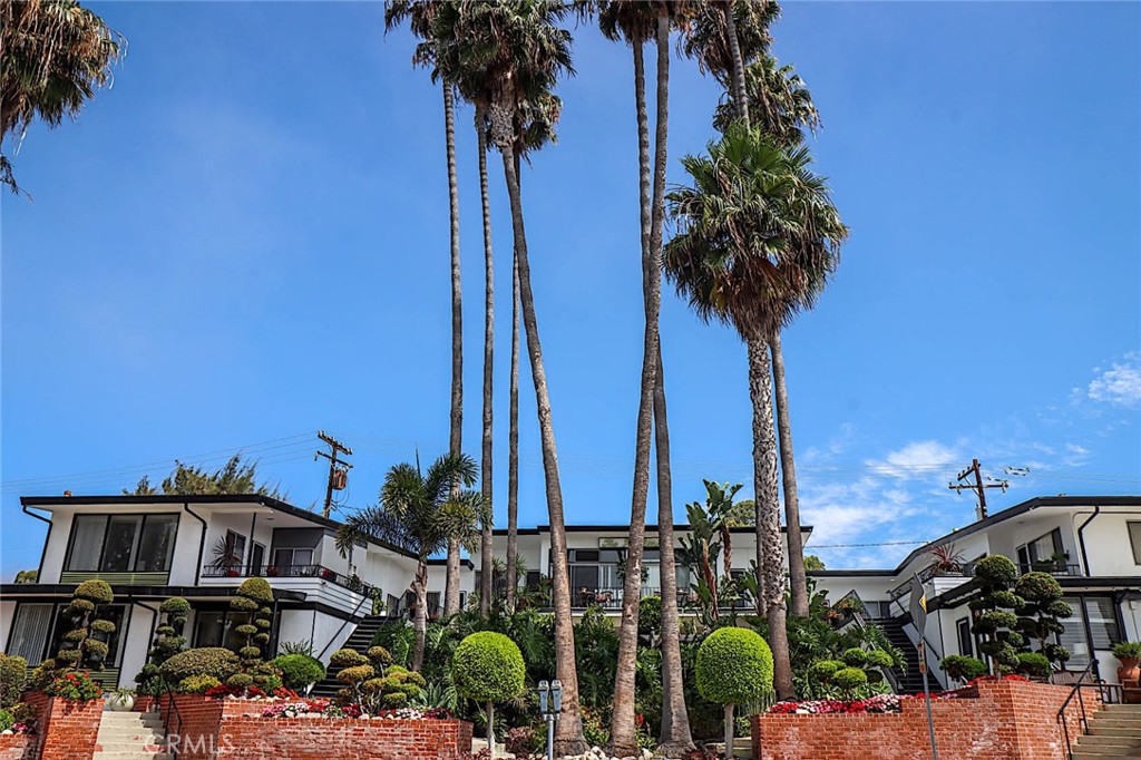 250 Cliff Drive 9, Laguna Beach CA 92651 - photo 1