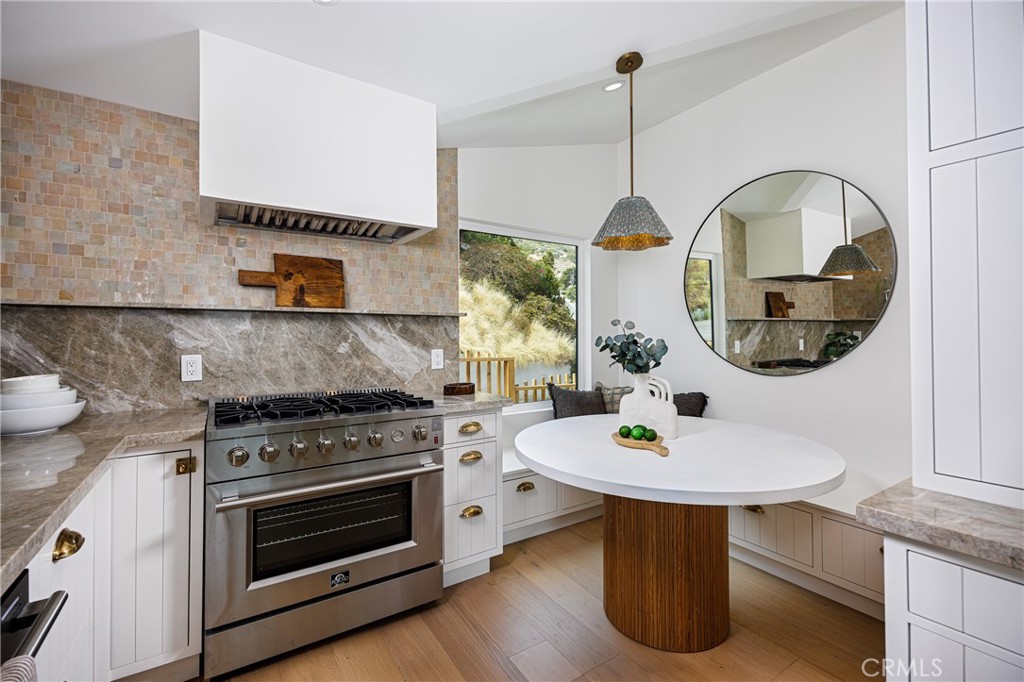 Main house: nook off kitchen - 251 Highland, Laguna Beach CA 92651 - photo 5