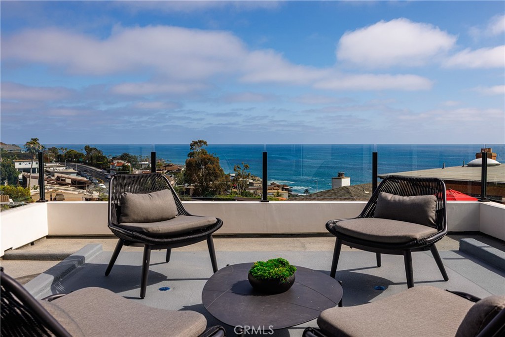 ADU: deck (upper level) - 251 Highland, Laguna Beach CA 92651 - photo 28