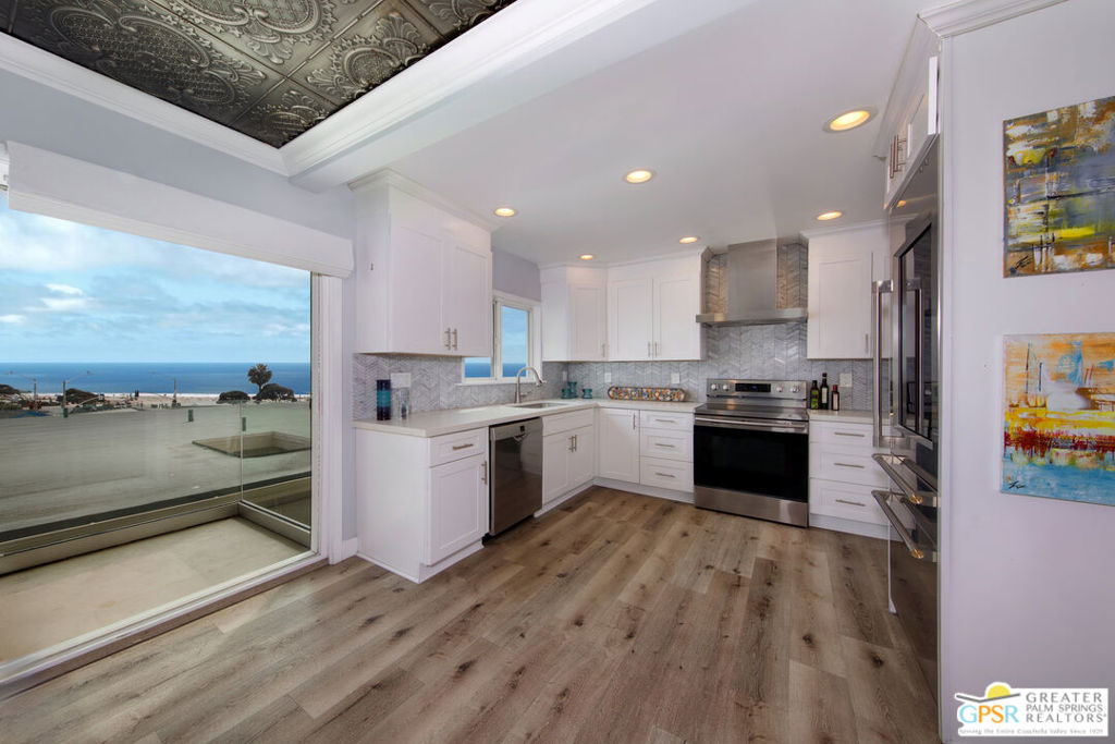 251 Lower Cliff Drive 10, Laguna Beach CA 92651 - photo 7