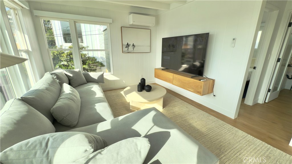 252 Grandview B, Laguna Beach CA 92651 - photo 4