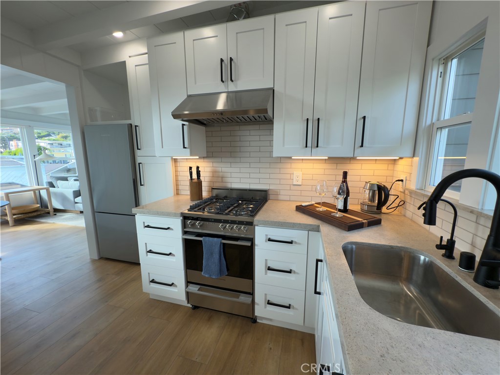 252 Grandview B, Laguna Beach CA 92651 - photo 6