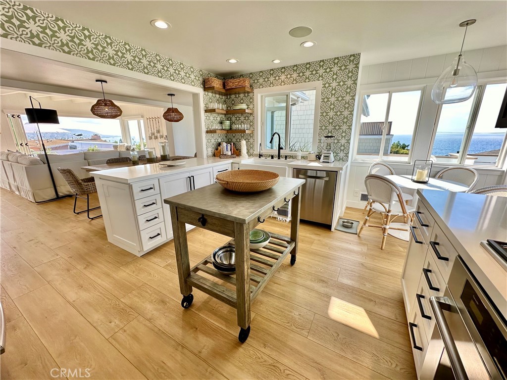 252 Grandview Street, Laguna Beach CA 92651 - photo 14