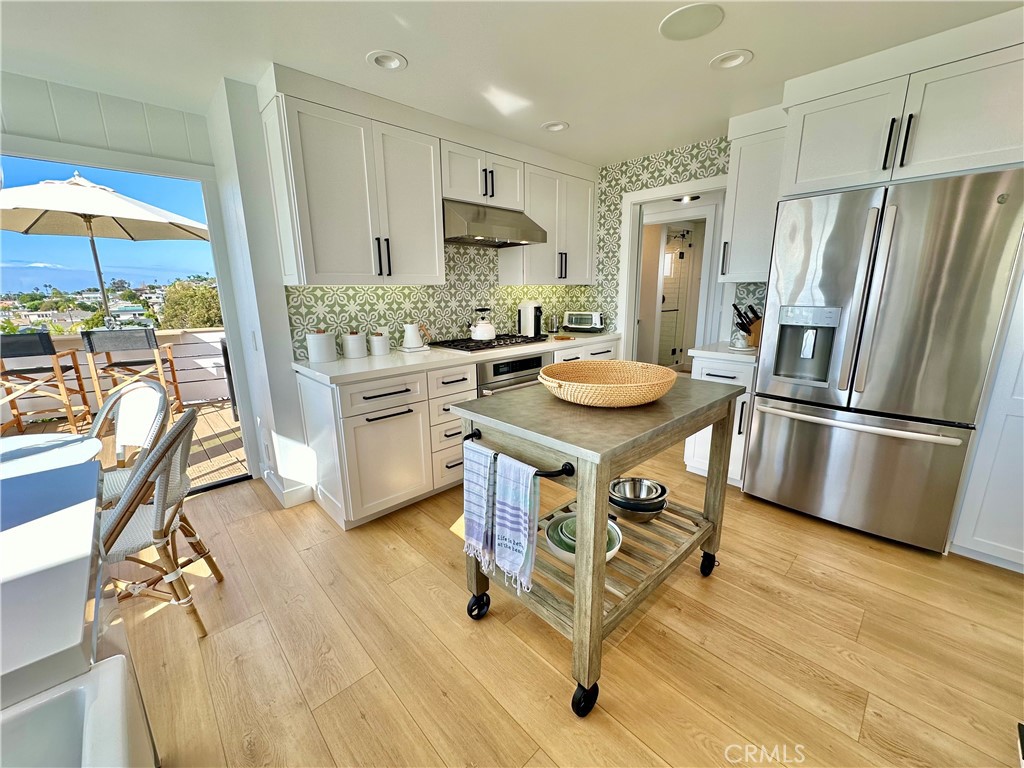252 Grandview Street, Laguna Beach CA 92651 - photo 16