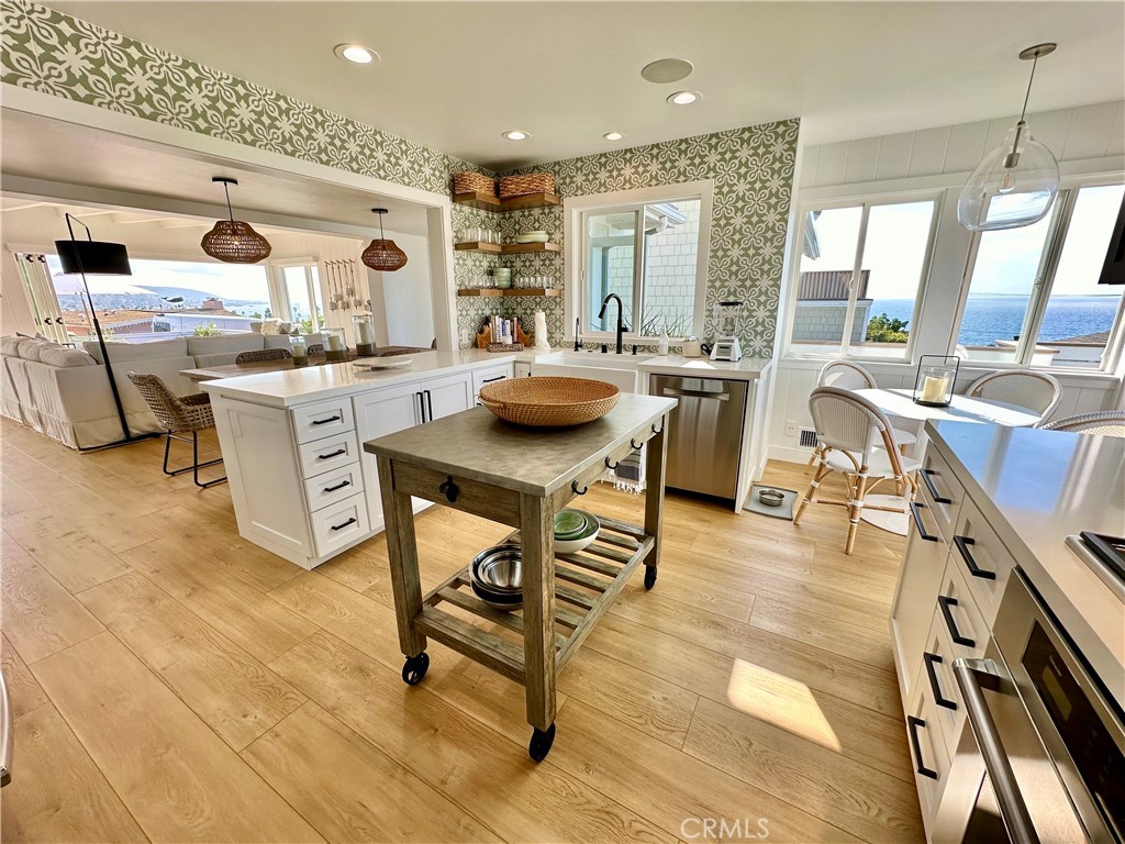 252 Grandview Street, Laguna Beach CA 92651 - photo 15