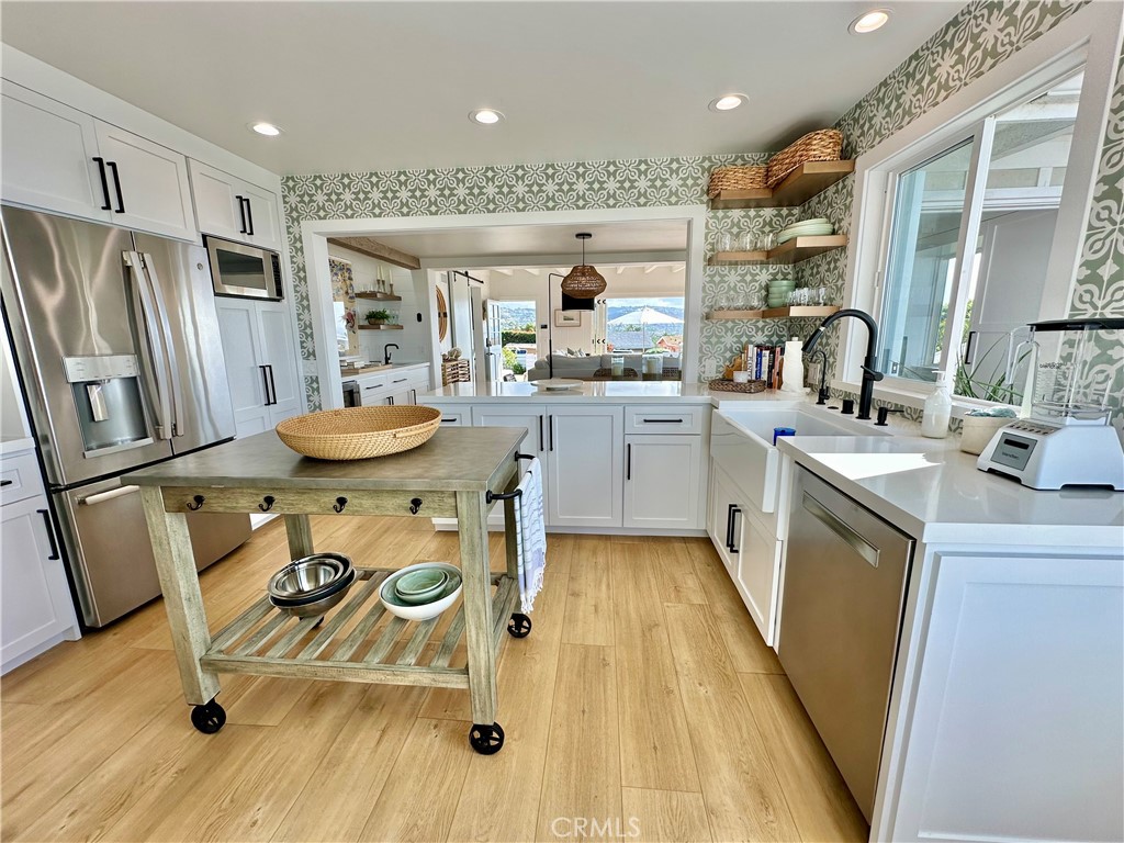 252 Grandview Street, Laguna Beach CA 92651 - photo 16