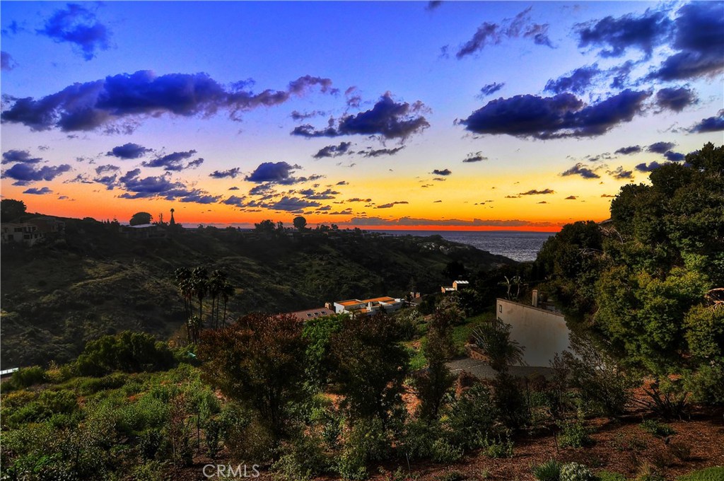 2521 Park Avenue, Laguna Beach CA 92651 - photo 1