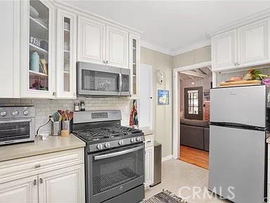 Kitchen - 254 Chiquita, Laguna Beach CA 92651 - photo 9