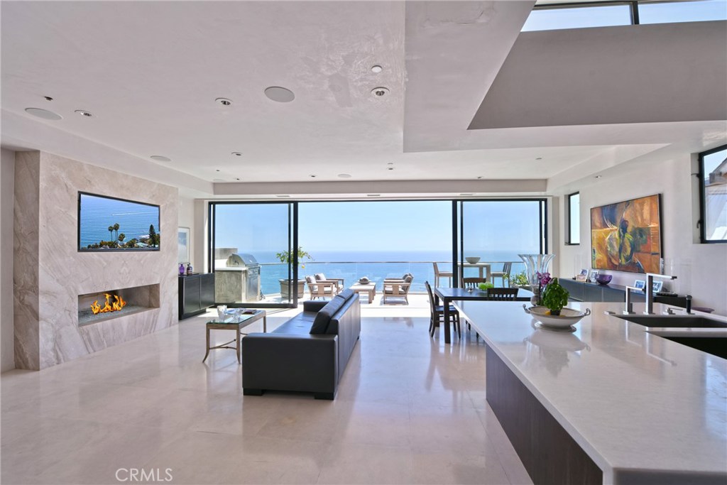 2555 Juanita Way, Laguna Beach CA 92651 - photo 1