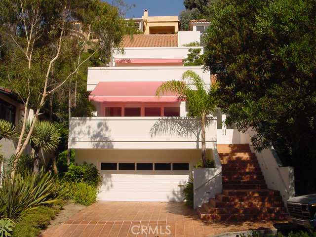 256 Emerald Bay just a few steps to all the fabulous amenities within the community. - 256 Emerald Bay, Laguna Beach CA 92651 - photo 1