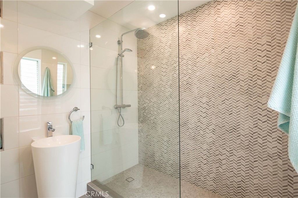 Second bathroom - 2565 Kilo Way, Laguna Beach CA 92651 - photo 17