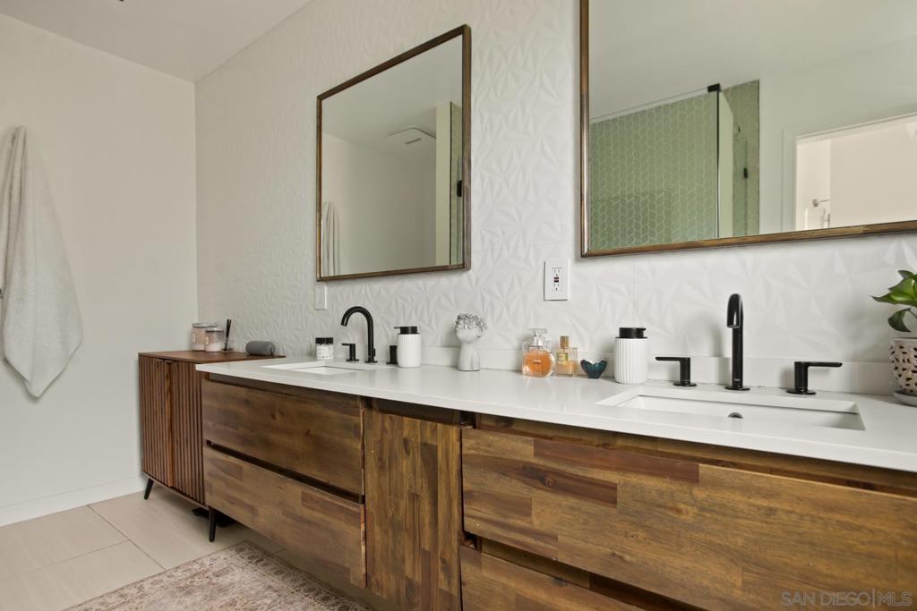 2568 Bonita Way, Laguna Beach CA 92651 - photo 24