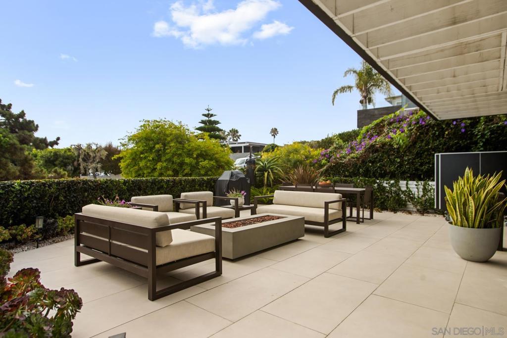 2568 Bonita Way, Laguna Beach CA 92651 - photo 30