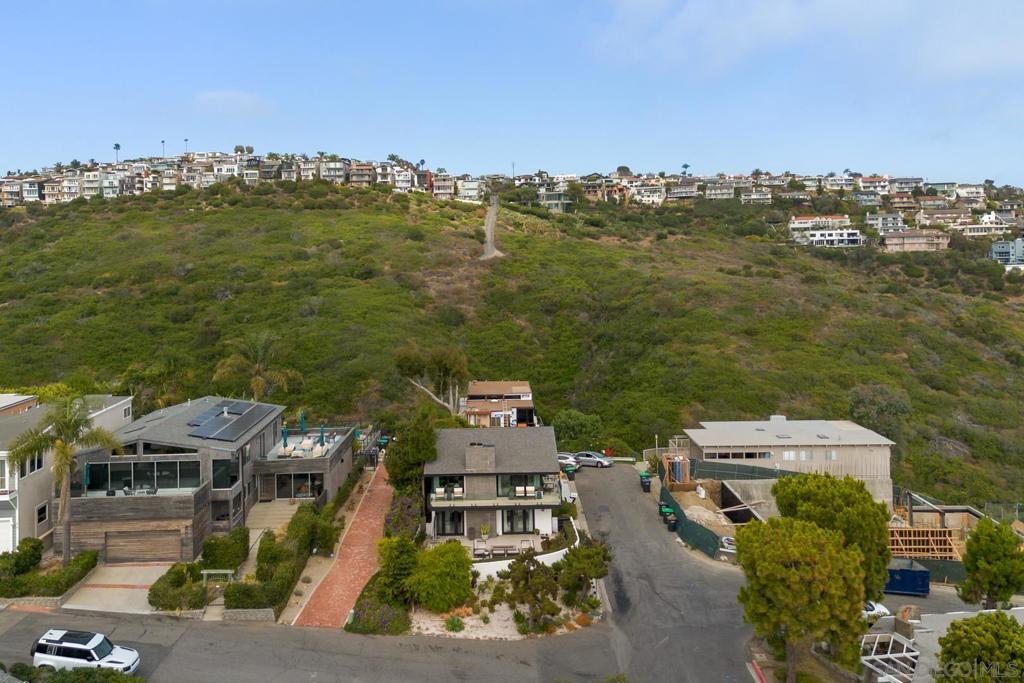 2568 Bonita Way, Laguna Beach CA 92651 - photo 37