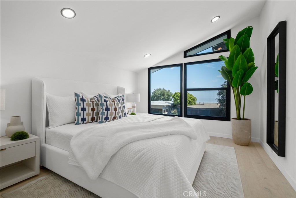 2568 Bonita Way, Laguna Beach CA 92651 - photo 19