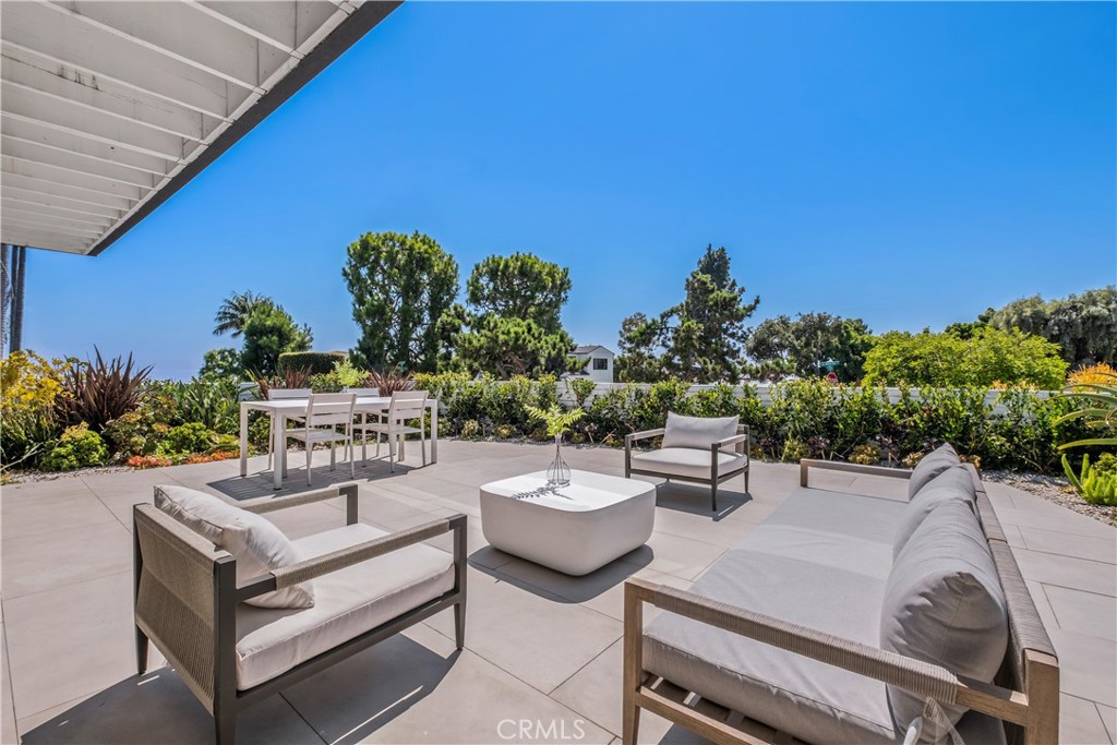 2568 Bonita Way, Laguna Beach CA 92651 - photo 32