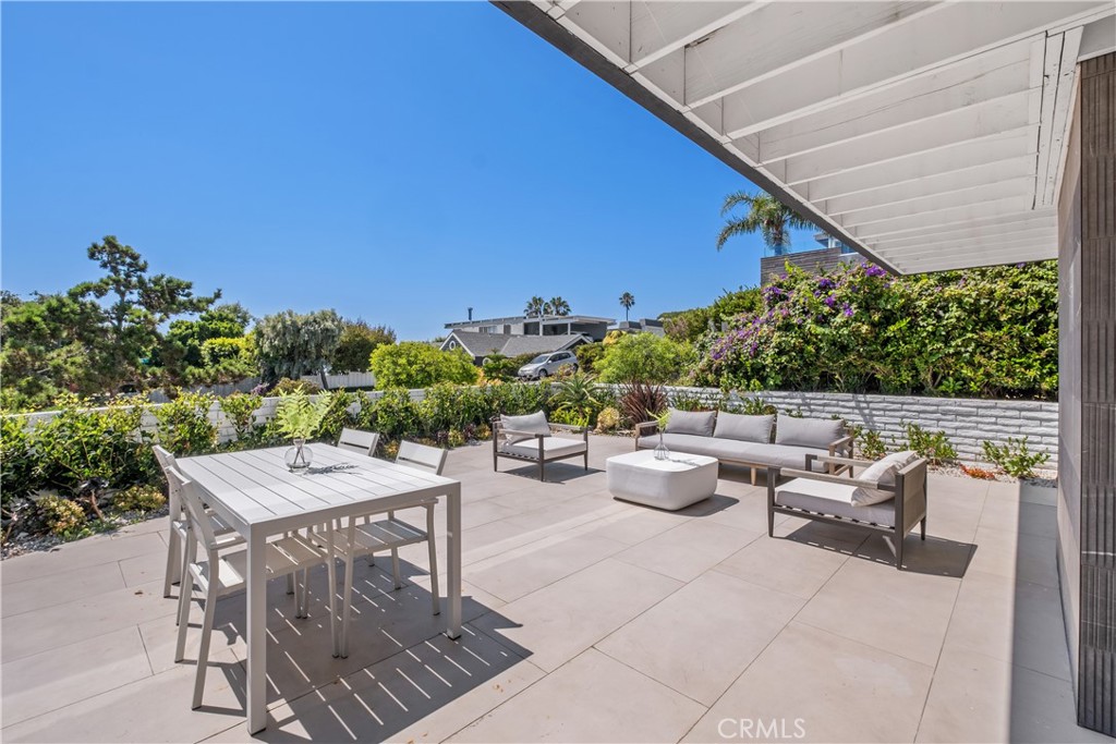 2568 Bonita Way, Laguna Beach CA 92651 - photo 33