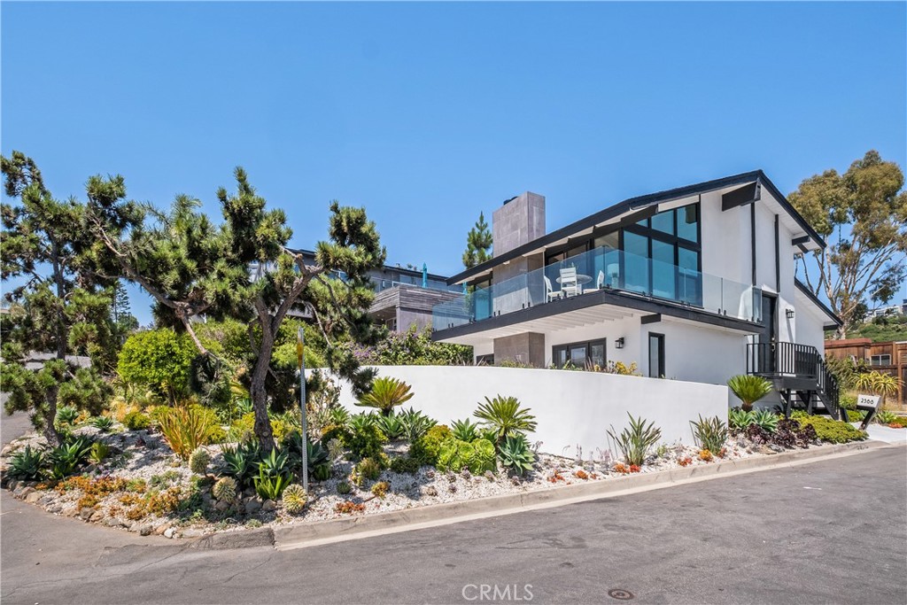 2568 Bonita Way, Laguna Beach CA 92651 - photo 35