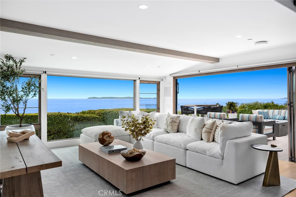 Offering unparalleled privacy and panoramic coastal vistas from every room, this estate sets a new standard for sophisti - 2570 Queda Way, Laguna Beach CA 92651 - photo 1
