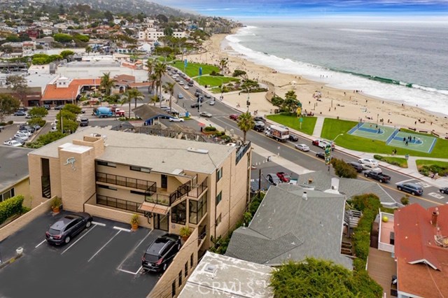 one parking spot with direct access to the unit no steps, other parking spot is in a covered garage below. - 259 Lower Cliff Drive 9, Laguna Beach CA 92651 - photo 1
