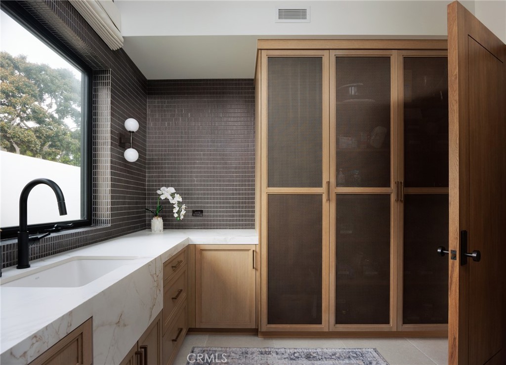 Laundry Room - 2595 Altamar, Laguna Beach CA 92651 - photo 34