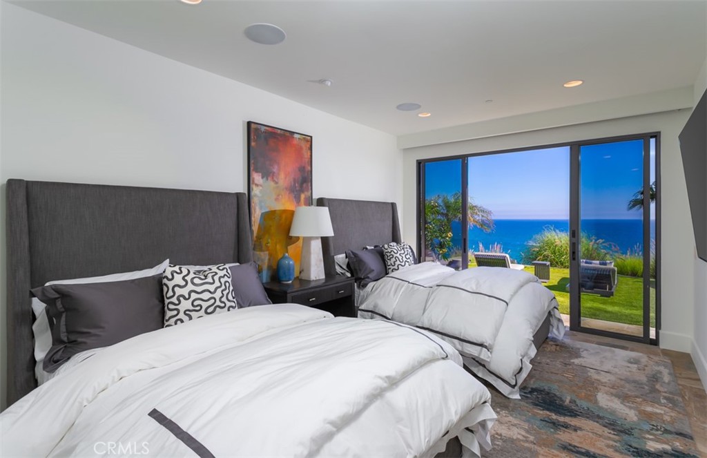 Guest Suite - 26 S La Senda Drive, Laguna Beach CA 92651 - photo 31