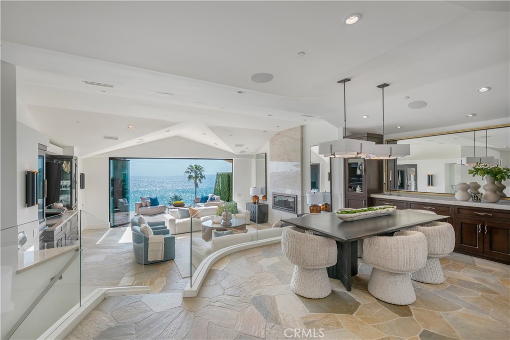 26 S La Senda, Laguna Beach CA 92651 - photo 2