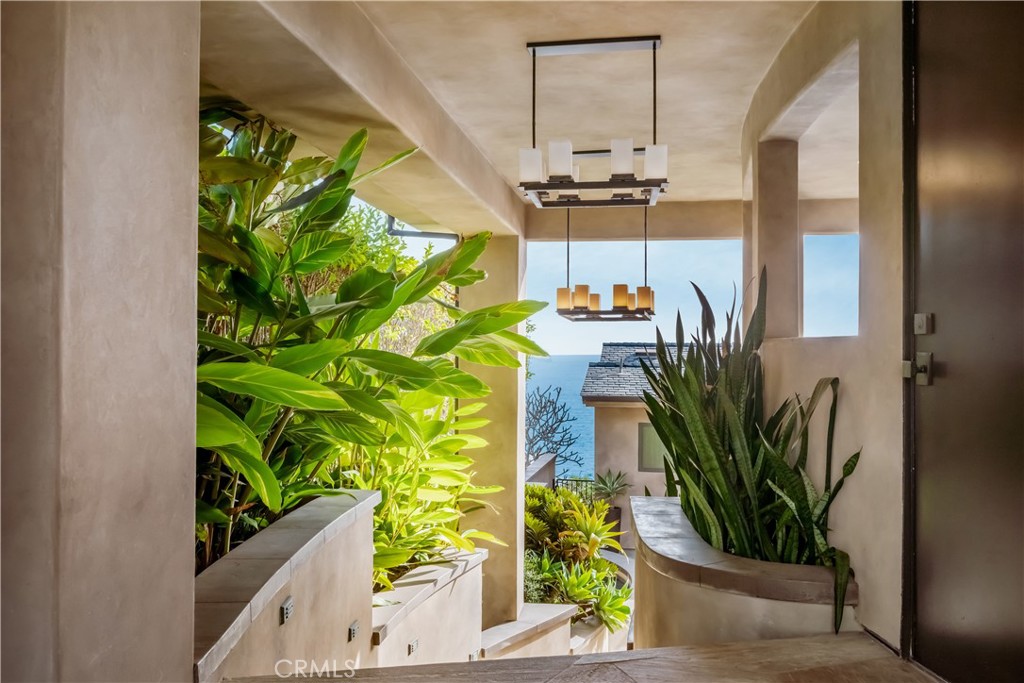 26 S La Senda, Laguna Beach CA 92651 - photo 3