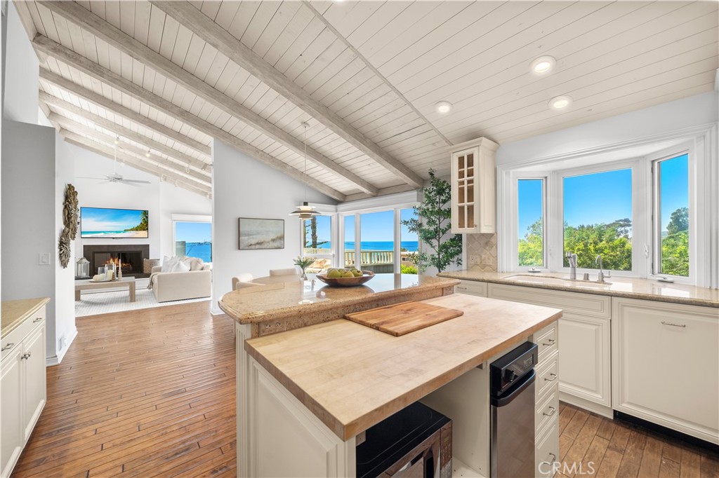 260 Arch, Laguna Beach CA 92651 - photo 2