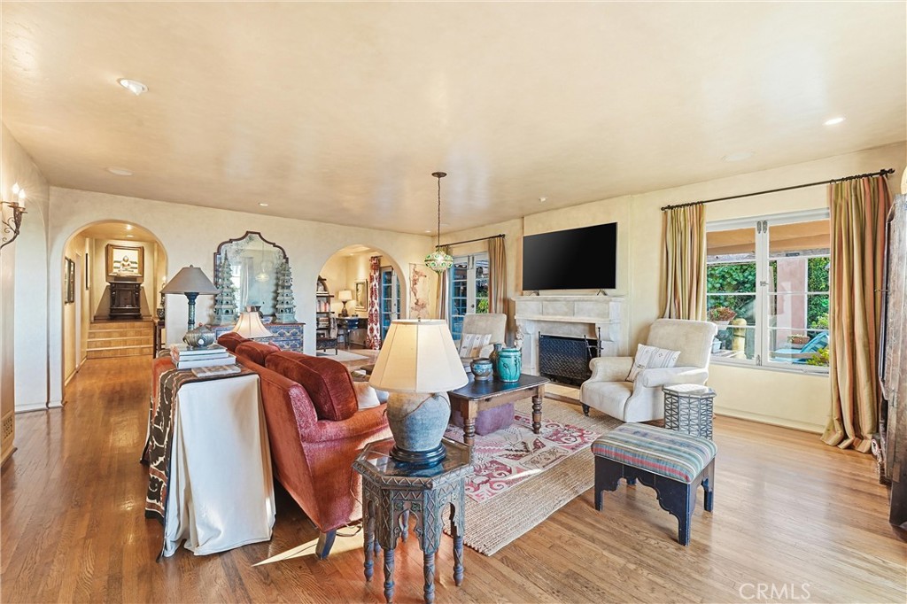 Designer Living Room - 260 High, Laguna Beach CA 92651 - photo 3