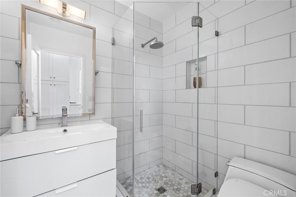 2609 Victoria Drive, Laguna Beach CA 92651 - photo 18