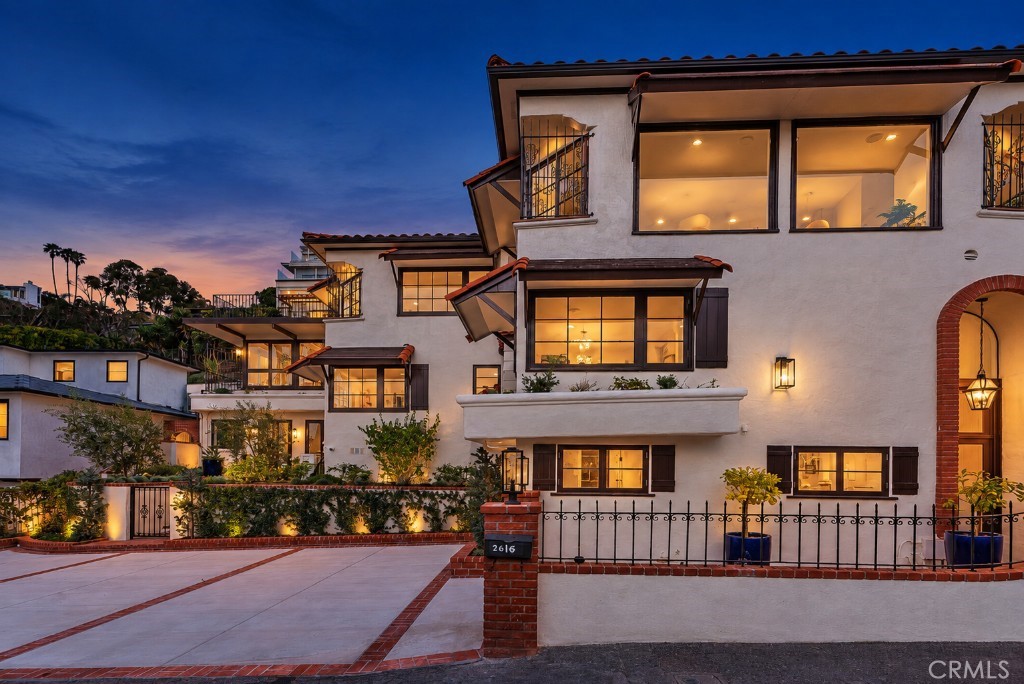 AI enhanced twilight effect - 2616 Queda Way, Laguna Beach CA 92651 - photo 2