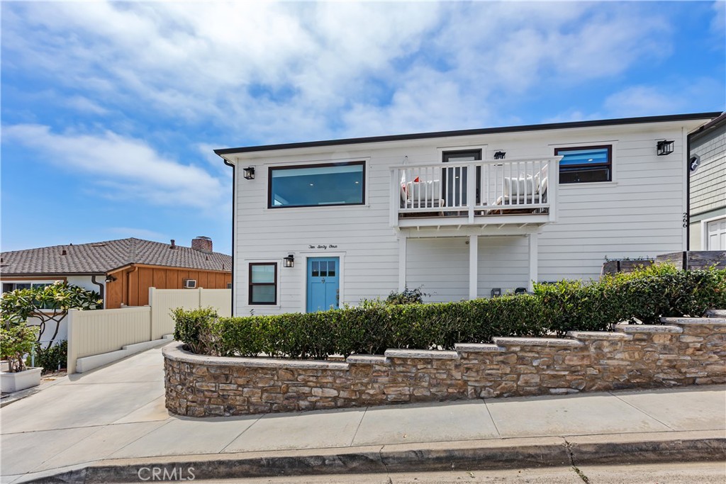 264 266 San Joaquin, Laguna Beach CA 92651 - photo 2