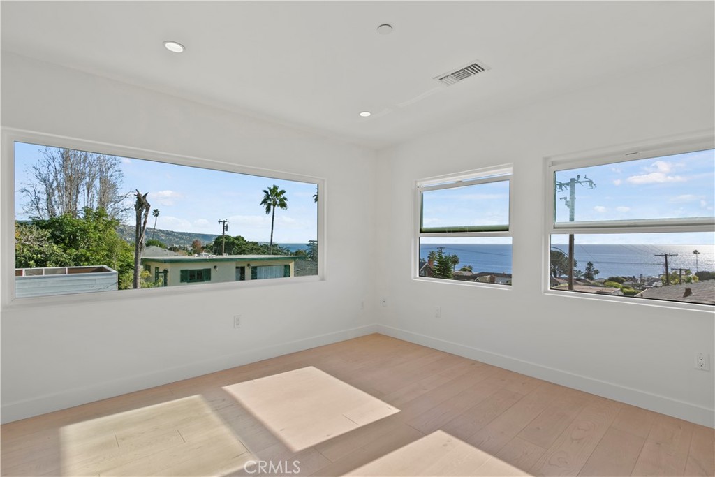 264 266 San Joaquin, Laguna Beach CA 92651 - photo 14