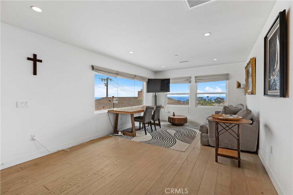 264 266 San Joaquin, Laguna Beach CA 92651 - photo 44