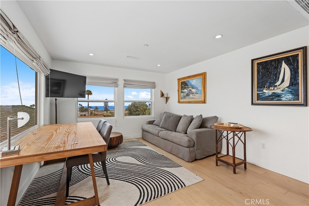 264 266 San Joaquin, Laguna Beach CA 92651 - photo 46
